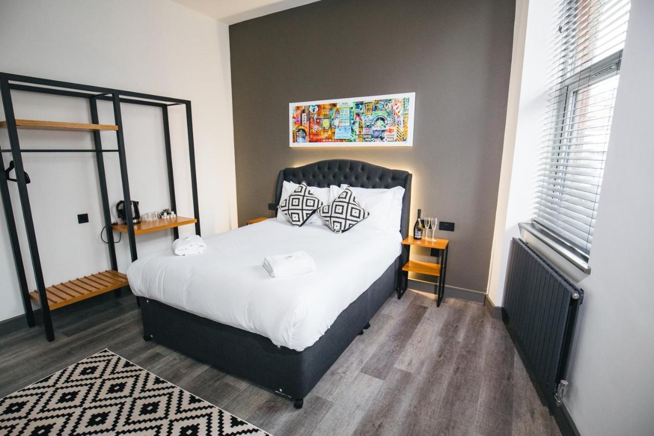 Black Lion Hotel Manchester Салфорд Екстериор снимка