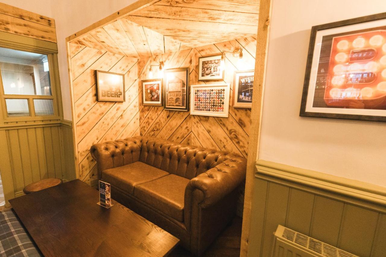 Black Lion Hotel Manchester Салфорд Екстериор снимка