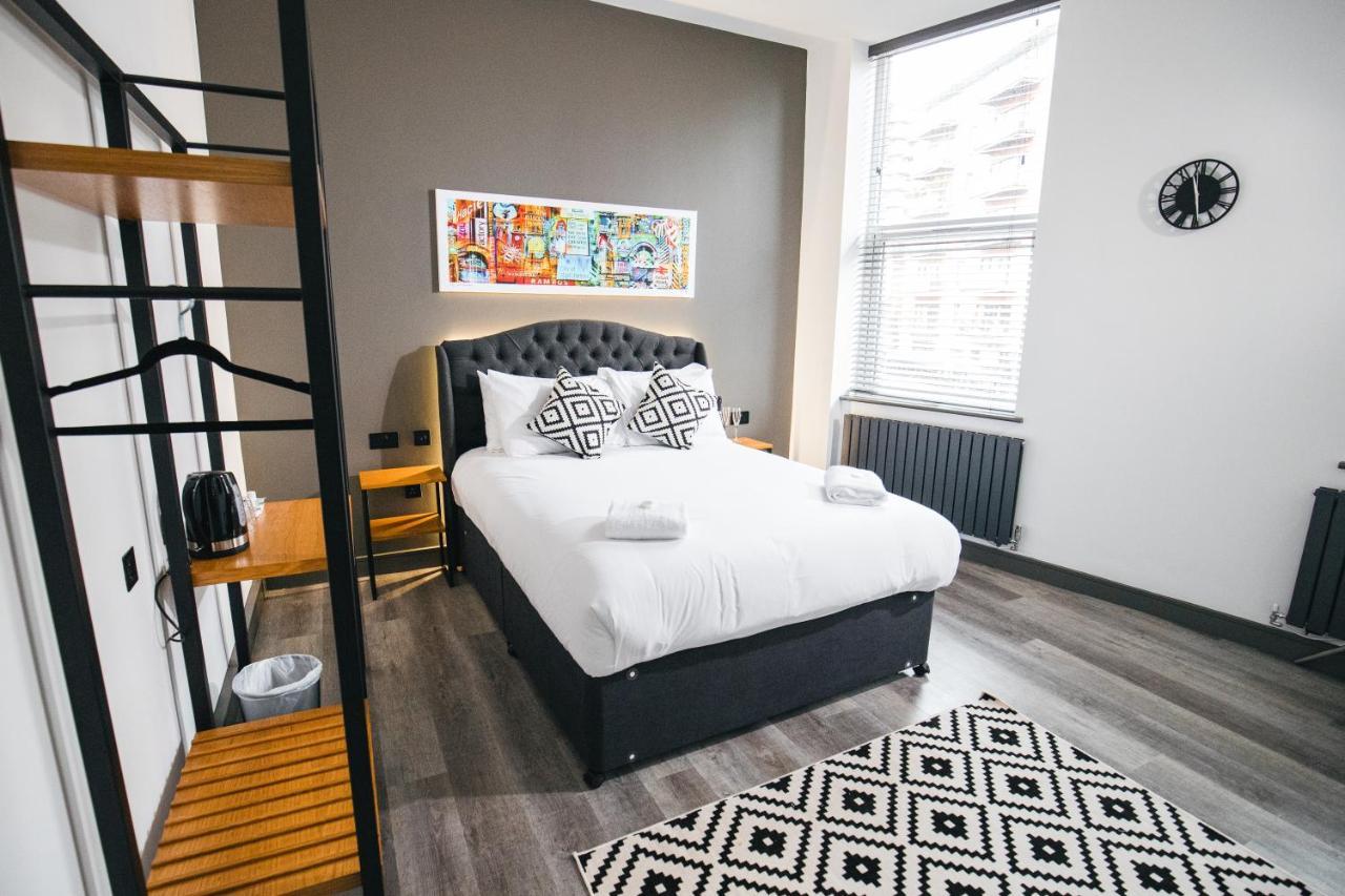 Black Lion Hotel Manchester Салфорд Екстериор снимка