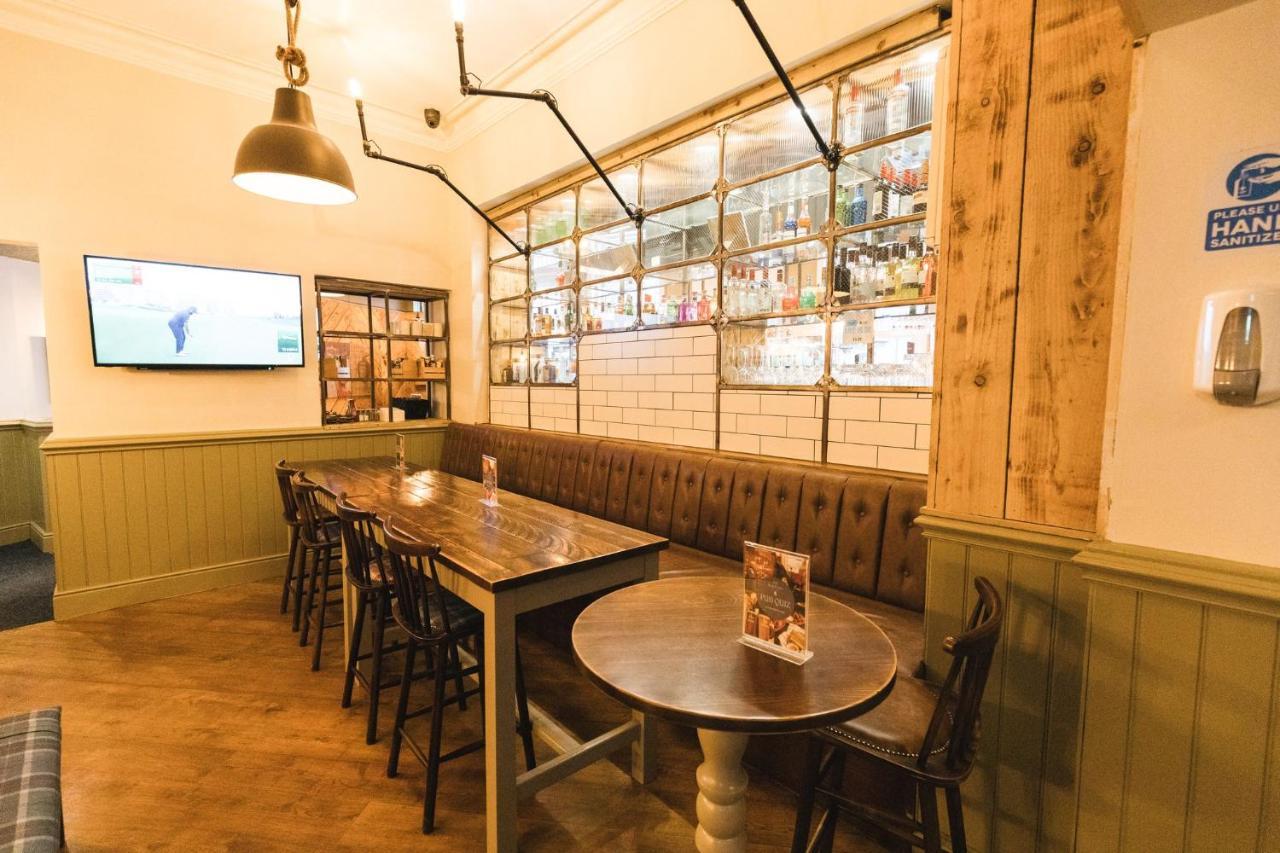 Black Lion Hotel Manchester Салфорд Екстериор снимка