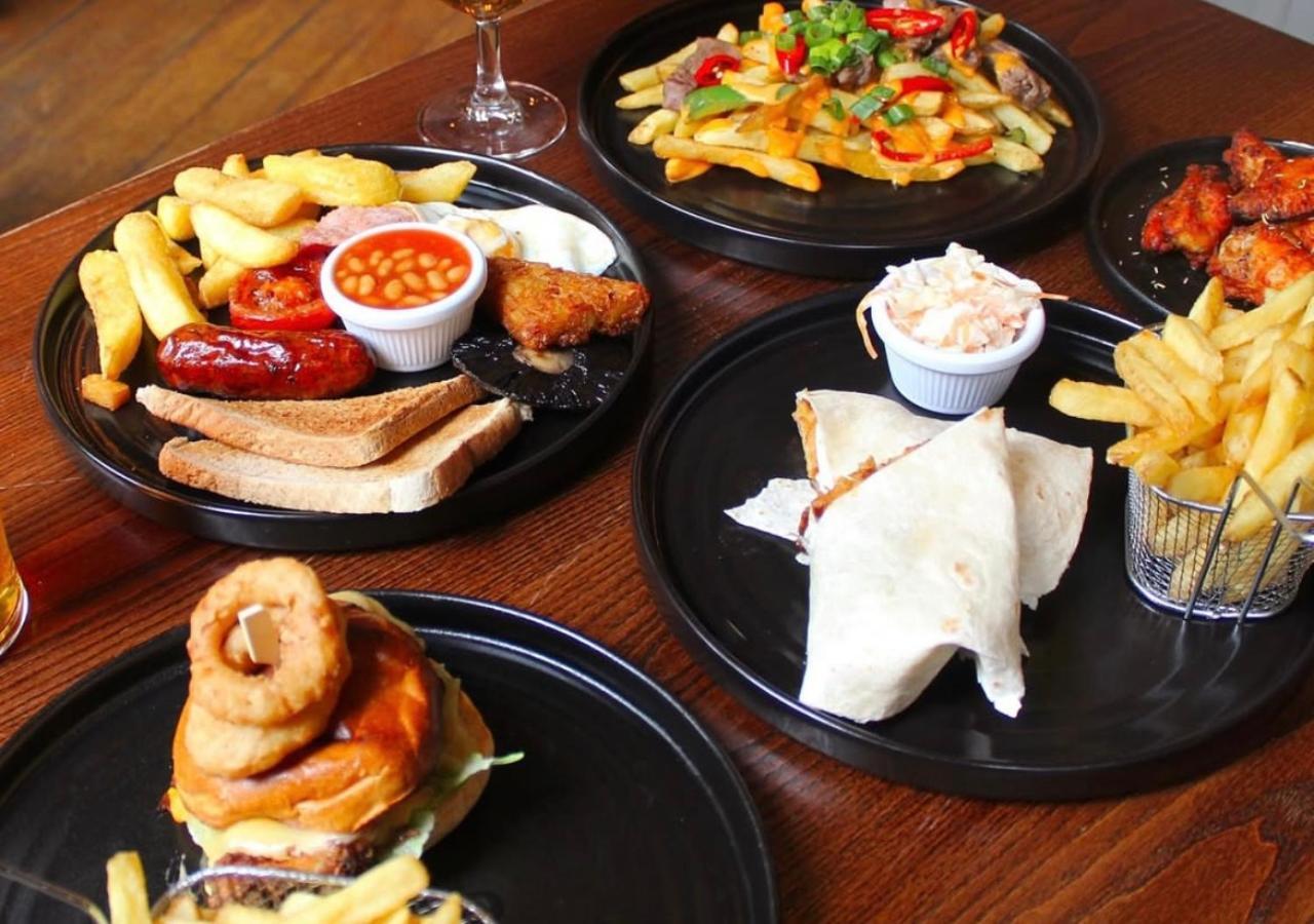 Black Lion Hotel Manchester Салфорд Екстериор снимка