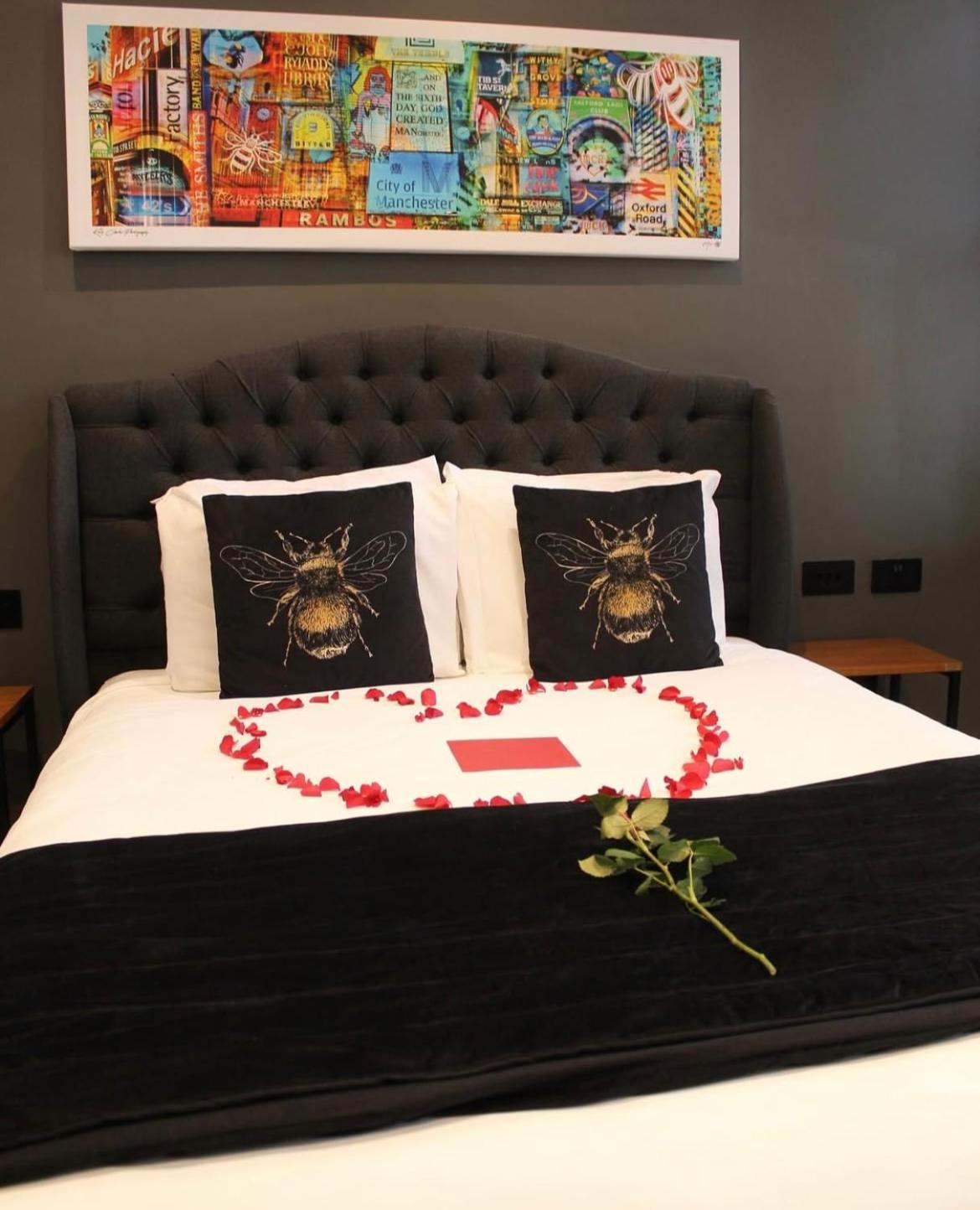 Black Lion Hotel Manchester Салфорд Екстериор снимка