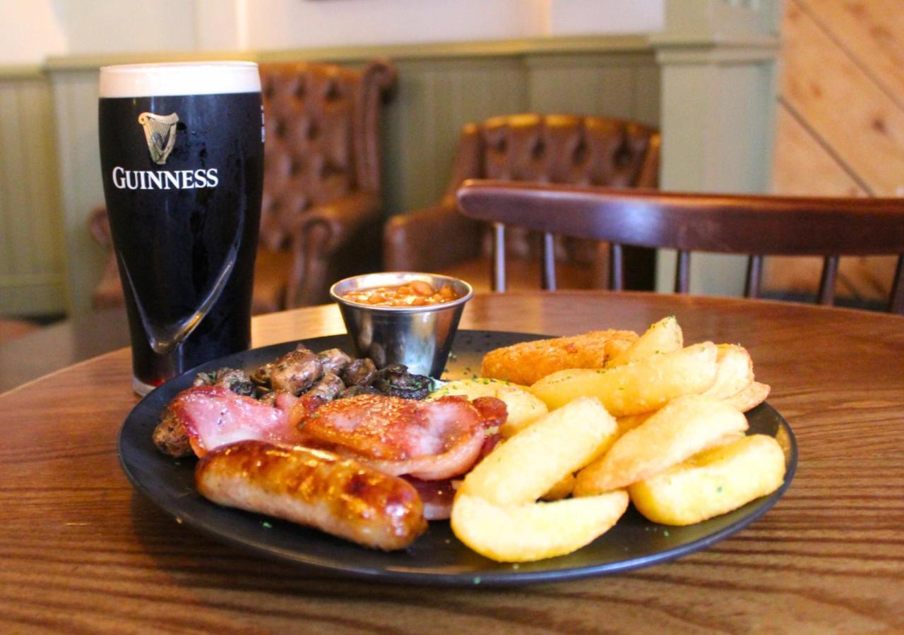 Black Lion Hotel Manchester Салфорд Екстериор снимка